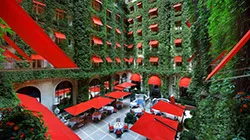 Albergo Hotel Plaza Athenee Paris, Paris, France