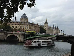 Bateaux Mouches, Paris